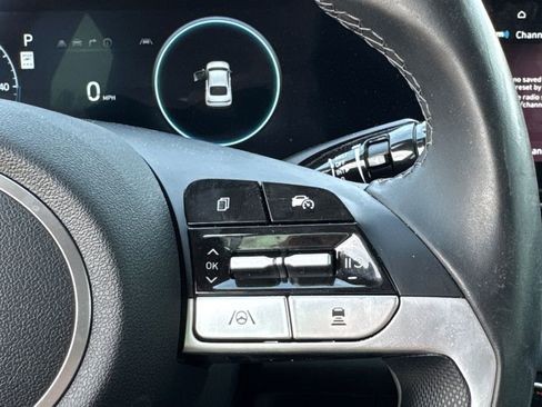 Used 2025 Hyundai Elantra Limited image 25