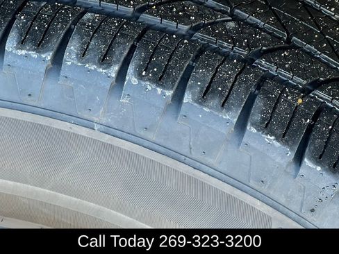 Used 2021 Jeep Grand Cherokee Limited w/ Luxury Group II image 9