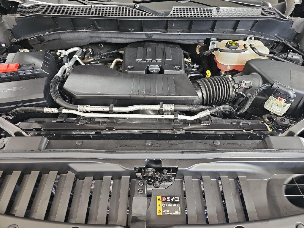 Used 2024 Chevrolet Silverado 1500 LT AWD/4WD image 35