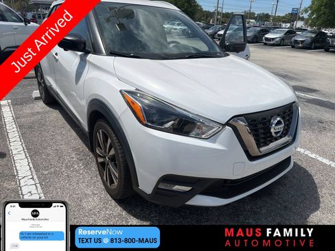 Used 2019 Nissan Kicks SR w/ Exterior Electronics Package FWD image 1