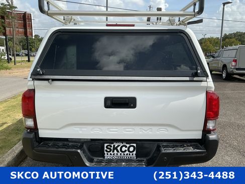Used 2023 Toyota Tacoma SR RWD image 4