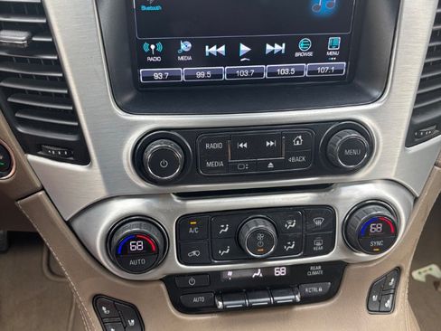 Used 2019 GMC Yukon XL SLT w/ Open Road Package image 4