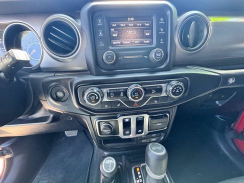 Used 2020 Jeep Wrangler Sport AWD/4WD image 25