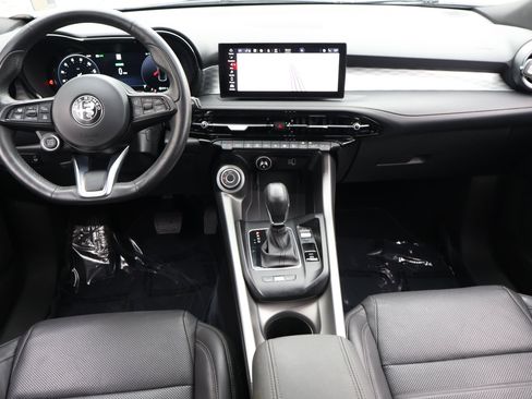 Used 2024 Alfa Romeo Tonale Ti image 17