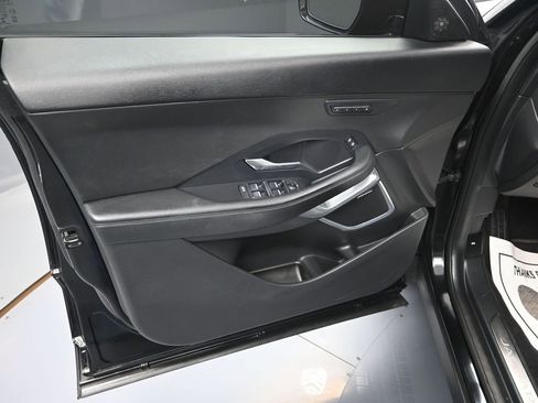 Used 2021 Jaguar E-PACE SE image 9