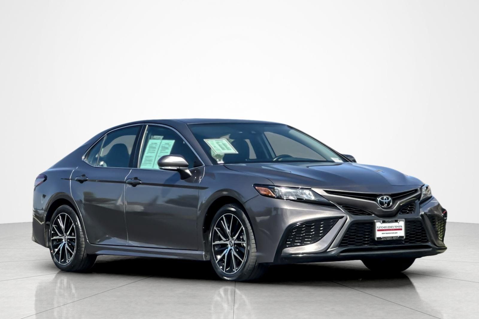 Used 2024 Toyota Camry SE w/ Cold Weather Package AWD/4WD image 7