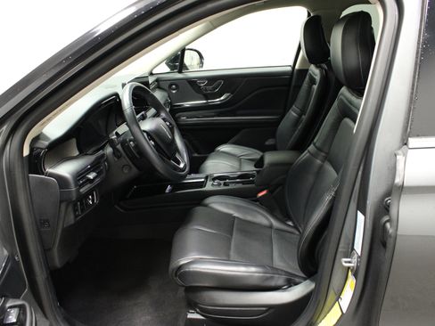 Used 2023 Lincoln Corsair Grand Touring image 19