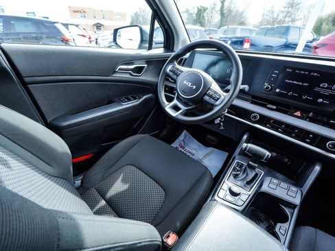 Used 2024 Kia Sportage LX image 36