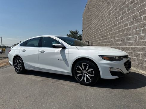 New 2025 Chevrolet Malibu RS image 1