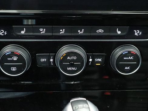 Used 2019 Volkswagen Golf R 4-Door image 31