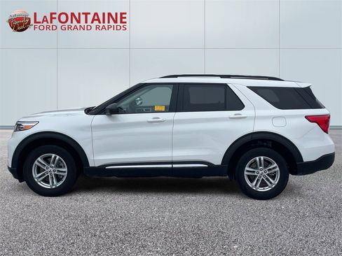 Used 2023 Ford Explorer XLT w/ Equipment Group 202A image 4