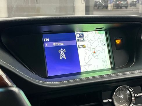 Used 2018 Lexus ES 350 w/ Luxury Package w/Wood Trim image 27