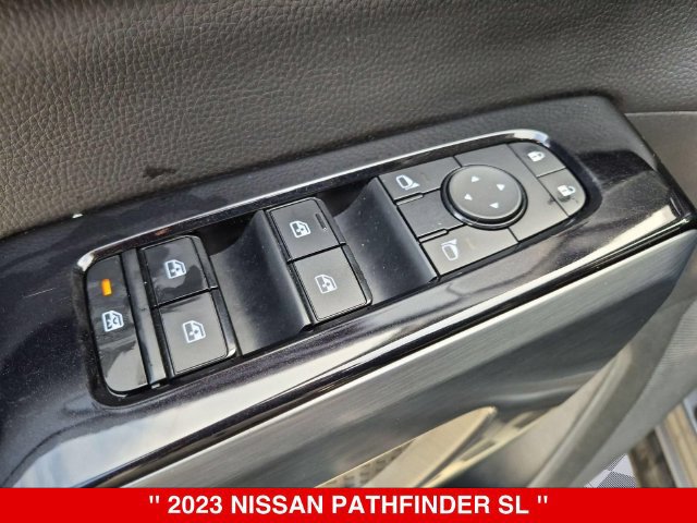 Used 2023 Nissan Pathfinder SL AWD/4WD image 13