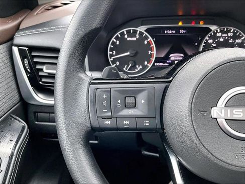 Certified 2022 Nissan Rogue SV image 22