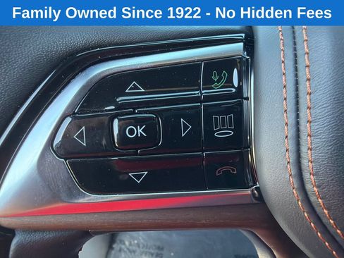 Used 2022 Jeep Grand Cherokee Summit w/ Luxury Tech Group V AWD/4WD image 25