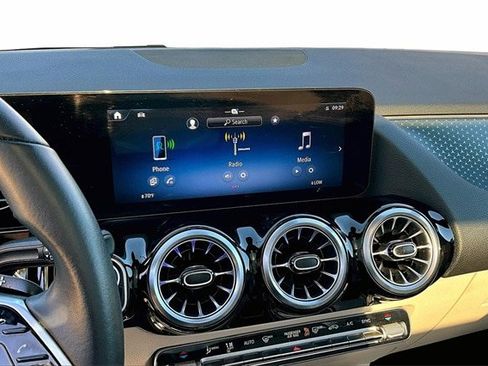 Certified 2025 Mercedes-Benz GLA 250 4MATIC image 12