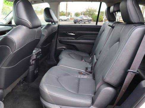 Used 2024 Toyota Grand Highlander Limited image 20