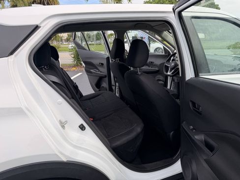 Used 2022 Nissan Kicks S FWD image 12
