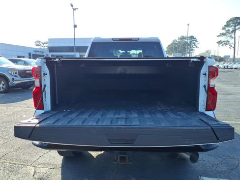 Used 2022 Chevrolet Silverado 2500 Custom w/ Custom Value Package image 6