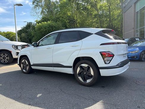 Used 2024 Hyundai Kona SEL image 4