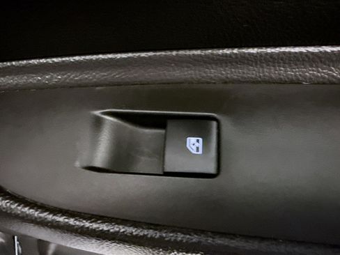 Used 2020 Chevrolet Trax LT w/ LT Convenience Package image 31