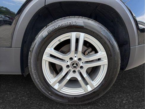 Used 2020 Mercedes-Benz GLB 250 4MATIC w/ Premium Package image 13