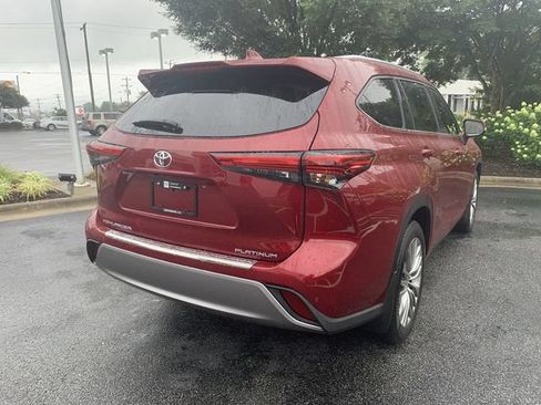 Used 2022 Toyota Highlander Platinum FWD image 8