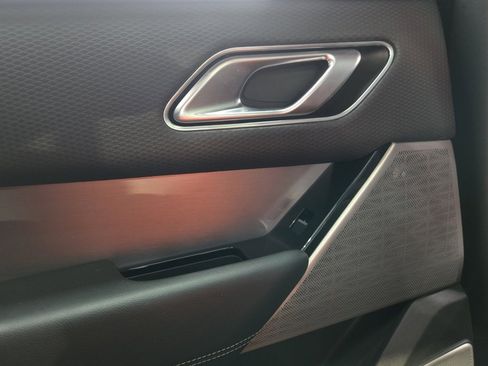 Used 2021 Land Rover Range Rover Velar R-Dynamic S image 23