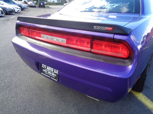 Used 2013 Dodge Challenger SRT8 Core image 19