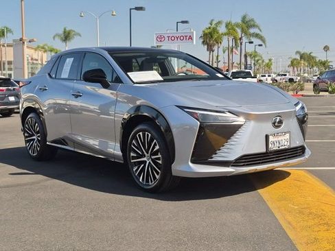 Used 2024 Lexus RZ 300e Premium w/ Technology Package FWD image 3