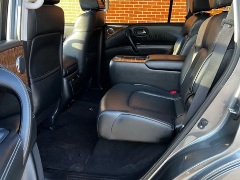 Used 2016 INFINITI QX80 Luxe w/ 22" Wheel Package image 5