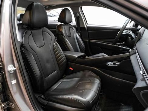 Used 2023 Hyundai Elantra Limited FWD image 39