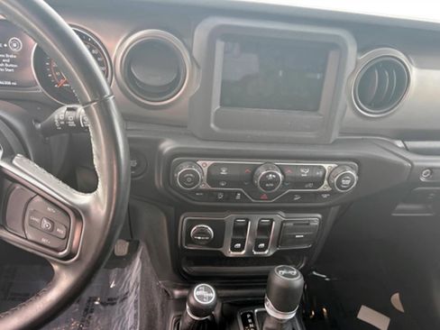Used 2020 Jeep Wrangler Sport image 15