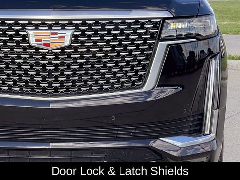 Used 2023 Cadillac Escalade Premium Luxury w/ Performance Package AWD/4WD image 11