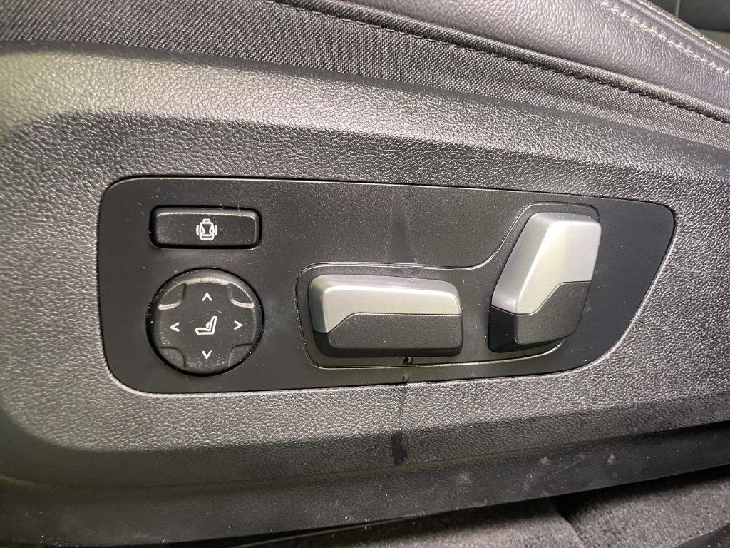 Used 2021 BMW X5 xDrive40i w/ Convenience Package AWD/4WD image 17