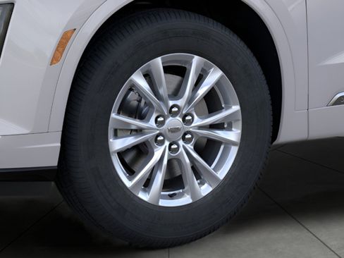 New 2025 Cadillac XT6 Luxury image 9