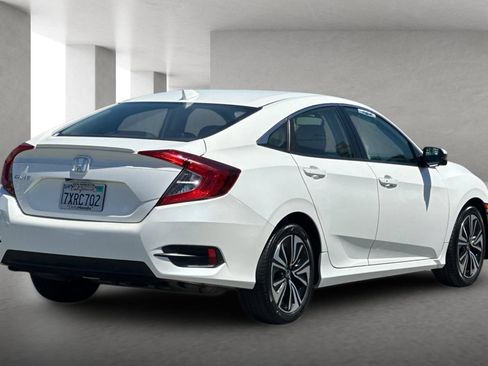 Used 2017 Honda Civic EX-L image 4