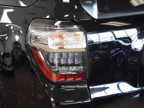 Used 2014 Toyota 4Runner SR5 AWD/4WD image 11