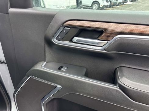 Used 2024 Chevrolet Silverado 1500 LT AWD/4WD image 16