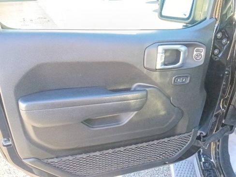 Used 2021 Jeep Wrangler Unlimited Sport w/ Technology Group image 11