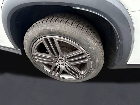 Used 2022 Mercedes-Benz GLS 450 4MATIC image 37