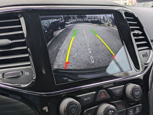 Used 2021 Jeep Grand Cherokee Laredo X image 13