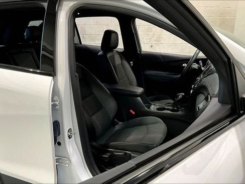 Used 2022 Chevrolet Equinox RS image 29