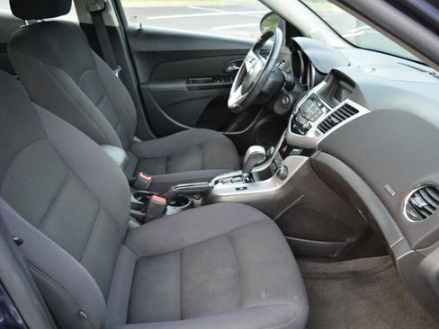 Used 2013 Chevrolet Cruze LT FWD image 17