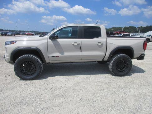 New 2026 GMC Canyon AT4 AWD/4WD image 9