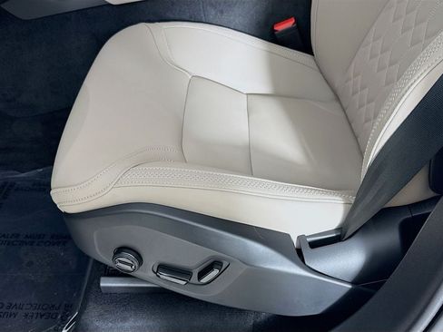 Certified 2026 Volvo XC90 T8 Plus w/ Protection Package Premier AWD/4WD image 20