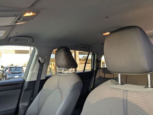 Used 2024 Toyota Highlander LE image 23