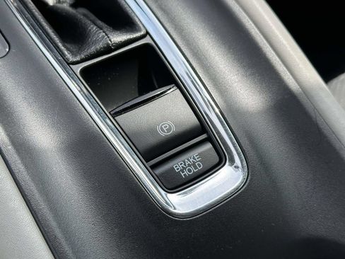 Used 2017 Honda HR-V LX image 28