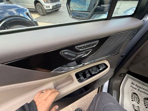 Used 2022 Lincoln Corsair Reserve w/ Equipment Group 201A image 25