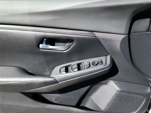 Certified 2021 Nissan Sentra S image 8